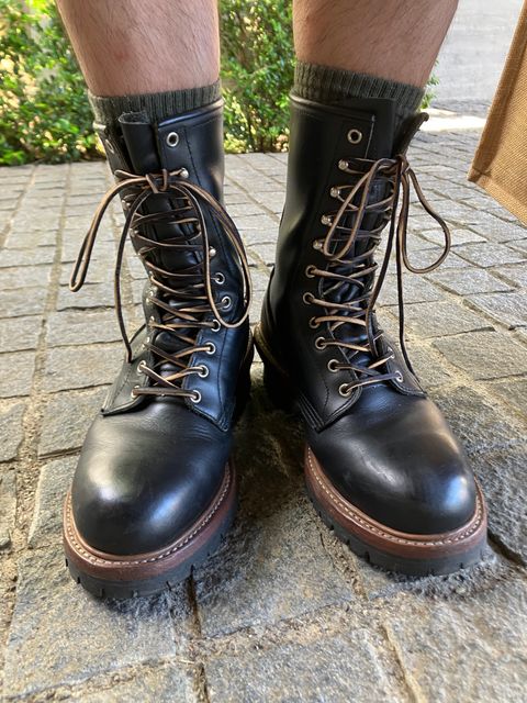Photo by maru on July 19, 2025 of the Red Wing 8210 Logger Boots in S.B. Foot Black Chrome.