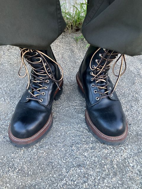 Photo by maru on July 21, 2025 of the Red Wing 8210 Logger Boots in S.B. Foot Black Chrome.