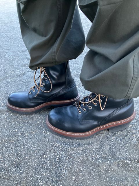 Photo by maru on July 21, 2025 of the Red Wing 8210 Logger Boots in S.B. Foot Black Chrome.