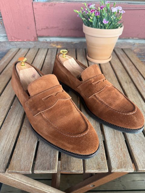 Photo by henkish on July 14, 2026 of the Skolyx Penny Loafer in C.F. Stead Polo Brown Janus Calf Suede.