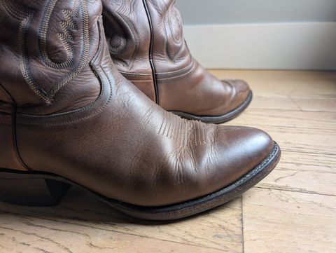 Photo by alkemest on August 20, 2025 of the Tony Lama Vintage 80s Tony Lamas in Unknown Leather.