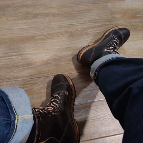 Photo by bootswith_adi on January 11, 2026 of the Truman Upland Boot in Horween Java Waxed Flesh.