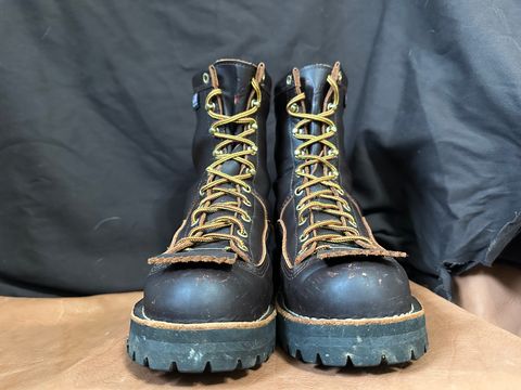 Photo by MaisonSerrif on November 4, 2025 of the Danner Rain Forest in Brown Full Grain.