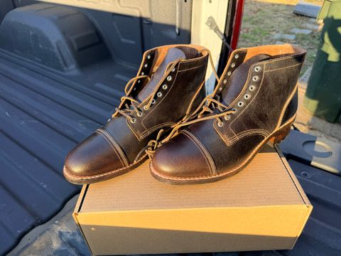 Photo by TheBeardedFeller on December 12, 2025 of the Thursday Vanguard in Horween Waxed Cacao.