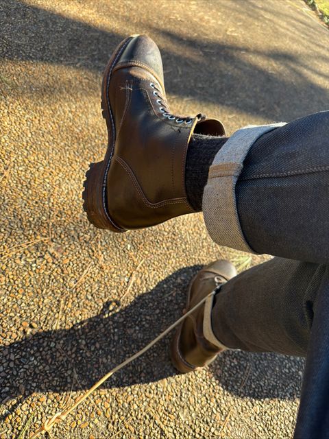 Photo by TheBeardedFeller on December 31, 2025 of the Thursday Vanguard in Horween Waxed Cacao.