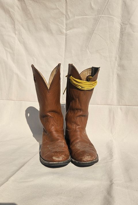 Photo by Jakesleather1505 on September 26, 2025 of the Hondo Boots 7875 in Veg Retan.