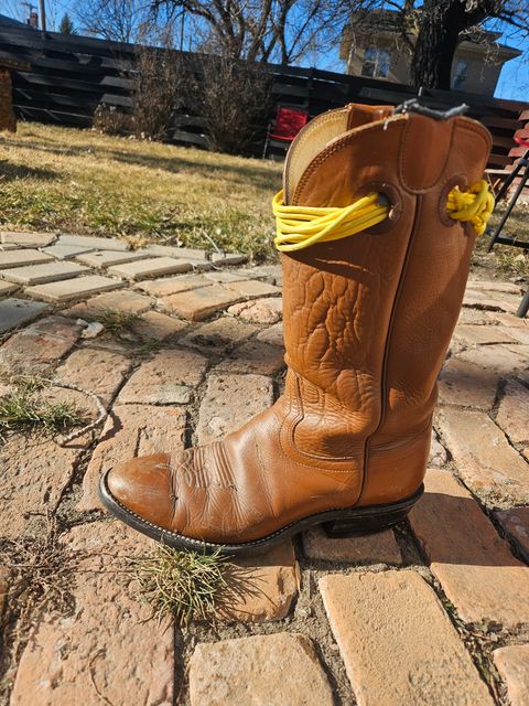 Photo by Jakesleather1505 on February 5, 2026 of the Hondo Boots 7875 in Veg Retan.