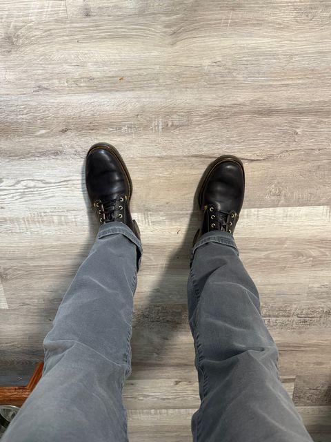 Photo by peckinpaws on April 25, 2026 of the Unsung MTM Slog Boot in Maryam Toscanello Horsebutt Overdyed Black.