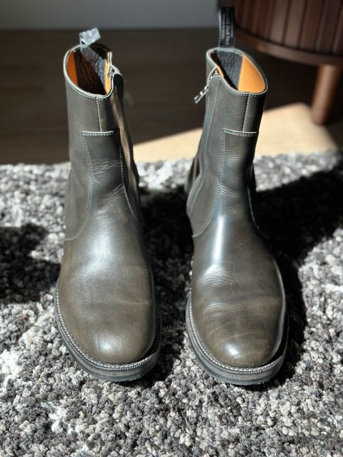 Photo by bigorangeduck on July 6, 2026 of the Rolling Dub Trio Gleaners Zip in Guidi Gray Calf.