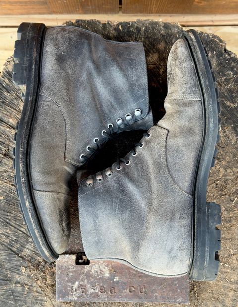 Photo by ramble_on on January 4, 2026 of the Grant Stone Cap Toe Boot in C.F. Stead Frost Waxed Commander.