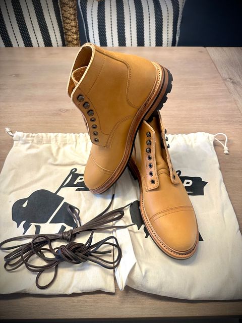Photo by BlueBootCollective on July 23, 2026 of the Parkhurst Brand LLC The Richmond in Boaventura Natural Spectrum Vegetable Tanned.