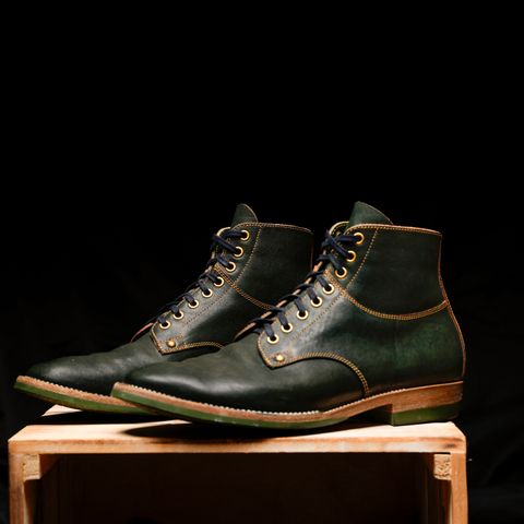 Photo by ScuffedUpKicks on February 5, 2026 of the Iron Boots x Østmo Type 1 in Maryam Dark Green Hand-Dyed Horsehide.