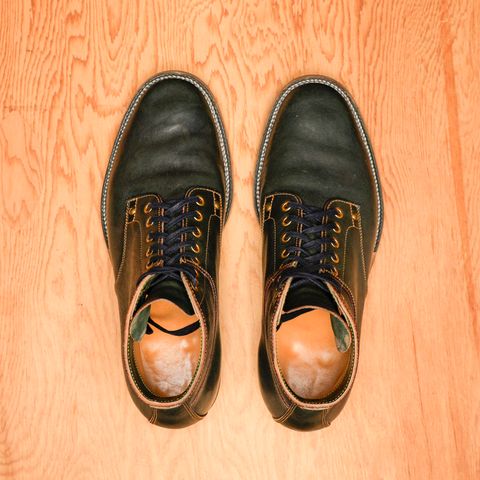 Photo by ScuffedUpKicks on February 5, 2026 of the Iron Boots x Østmo Type 1 in Maryam Dark Green Hand-Dyed Horsehide.