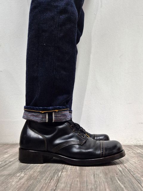 Photo by ryanpiyo on November 30, 2024 of the Nova Boots 40s Munson Combat Boots in Maryam Black Waxed Horsebutt.