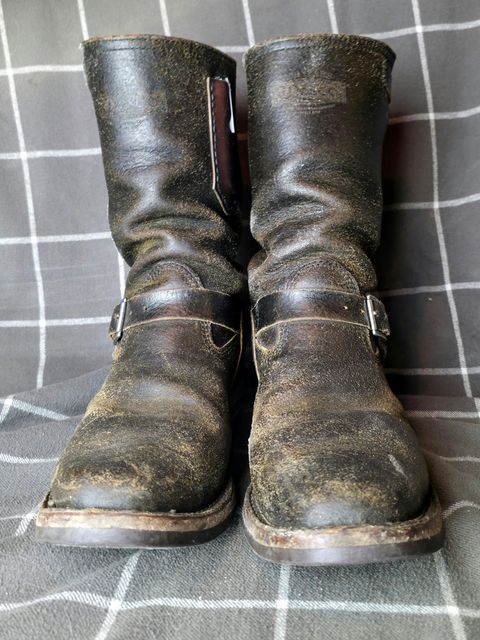 Photo by DaveWilkes on April 6, 2025 of the Wesco Standard And Strange Collab: The Quick Striker in Horween Olive Waxed Flesh.