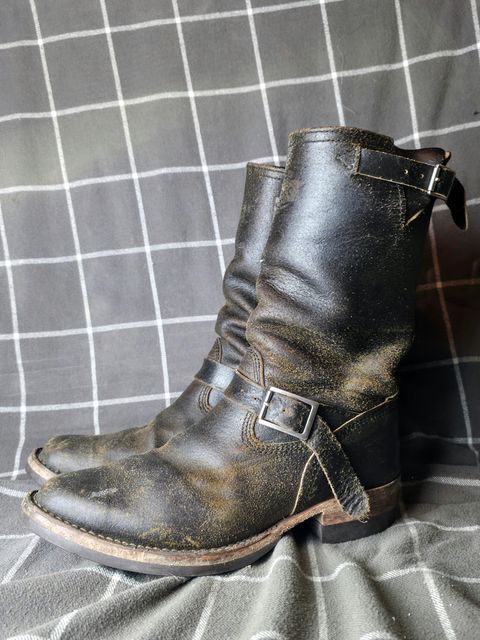 Photo by DaveWilkes on April 6, 2025 of the Wesco Standard And Strange Collab: The Quick Striker in Horween Olive Waxed Flesh.