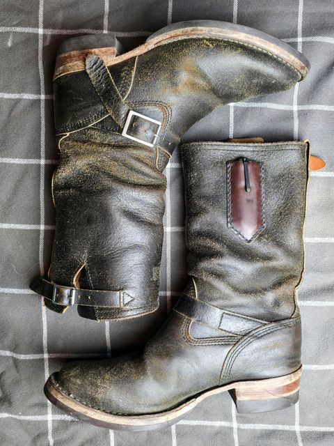 Photo by DaveWilkes on April 6, 2025 of the Wesco Standard And Strange Collab: The Quick Striker in Horween Olive Waxed Flesh.