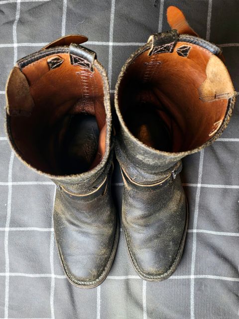 Photo by DaveWilkes on April 6, 2025 of the Wesco Standard And Strange Collab: The Quick Striker in Horween Olive Waxed Flesh.