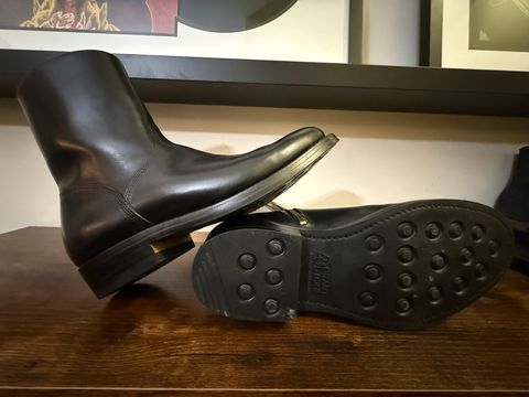 Photo by Shabazkilla on November 20, 2025 of the Grant Stone Elias in Horween Black Chromexcel.