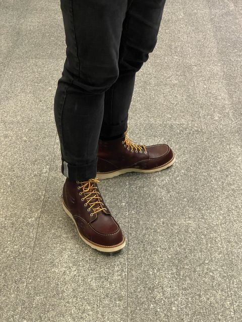 Photo by SteamedBun on December 8, 2023 of the Red Wing 6-Inch Classic Moc in S.B. Foot Briar Oil Slick.