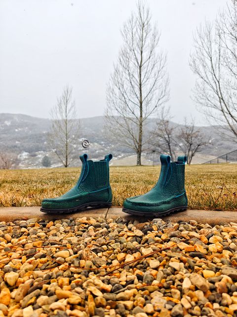 Photo by x24sousa on January 28, 2026 of the X24 Leathers Sasquatch in Law Tanning Teal Shrunken Bison.