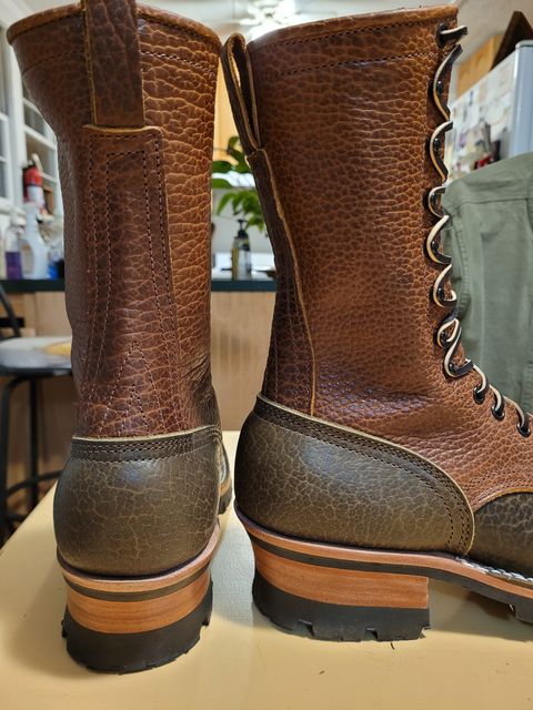 Photo by markieballa on April 2, 2024 of the Nicks BuilderPro in Law Tanning Olive Smooth Shruken Bison & Law Tanning Brown Smooth Shruken Bison.