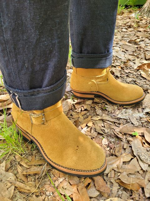 Photo by markieballa on June 18, 2025 of the Keystone Shoe Company Engineer Boot in Tan Roughout.