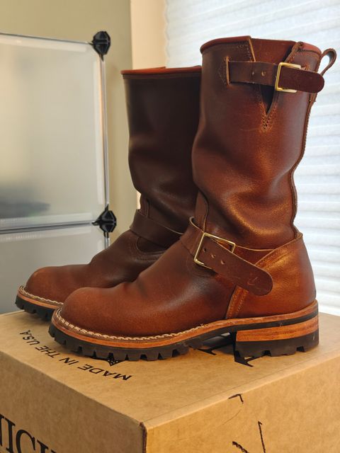 Photo by Angiogenesis35 on November 2, 2025 of the Nicks The Breakman in Horween Ember Waxed Flesh.