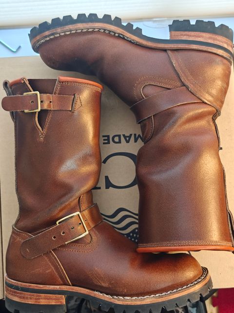 Photo by Angiogenesis35 on November 2, 2025 of the Nicks The Breakman in Horween Ember Waxed Flesh.