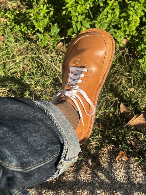 Photo by sons.moon.leather on November 29, 2025 of the Son’s Moon Leather Alvar Trail Homegrowns in Walpier Buttero Veg Tan in Conceria Walpier Natural Buttero.