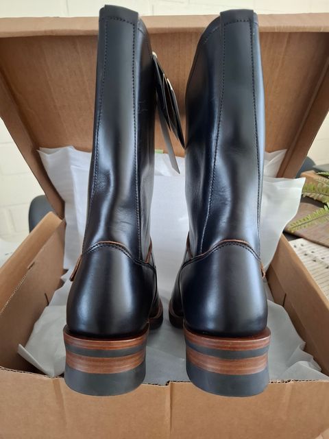 Photo by Gambito on July 8, 2026 of the Brake House 3530 in Vegetable tanned cowhide teacore leather.