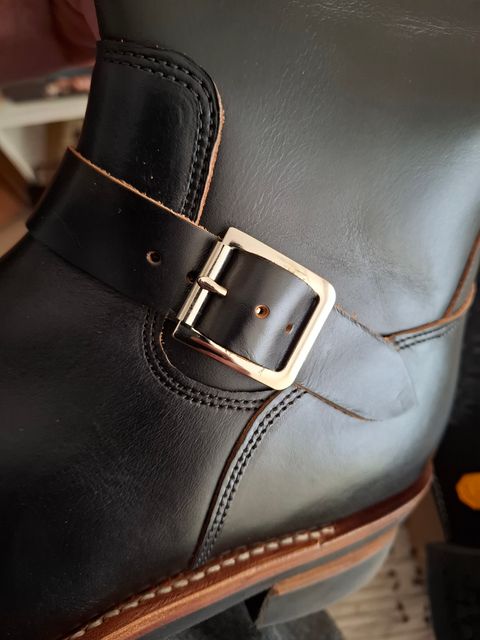 Photo by Gambito on July 8, 2026 of the Brake House 3530 in Vegetable tanned cowhide teacore leather.
