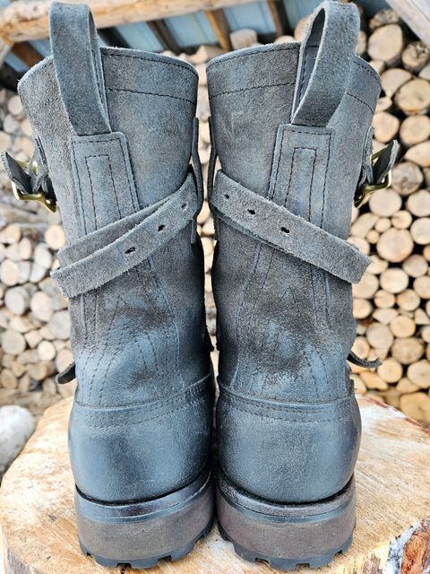 Photo by Theakkid on December 5, 2024 of the Nicks TankerPro in Nicks/Seidel 1964 Ash Gray Roughout.