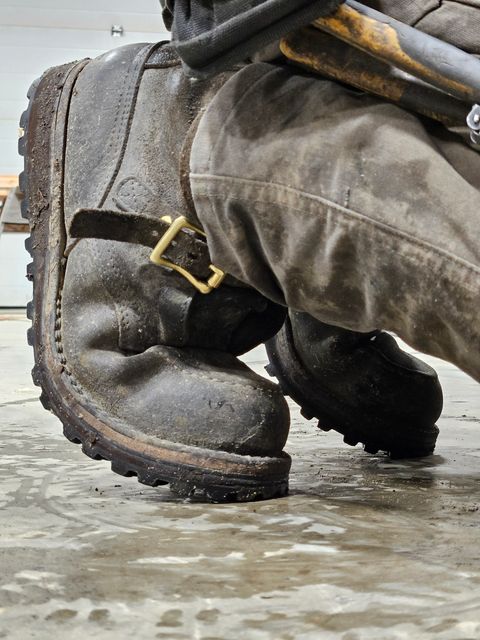 Photo by Theakkid on May 2, 2025 of the Nicks TankerPro in Nicks/Seidel 1964 Ash Gray Roughout.