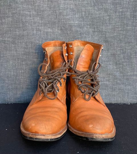 Photo by MMcC on February 5, 2025 of the Skuce Shoes 8" Derby Boot MTO in Horween Natural Dublin.