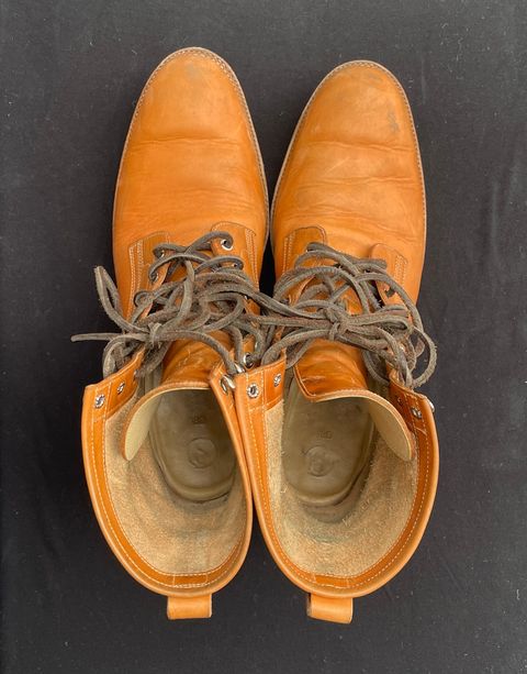 Photo by MMcC on March 5, 2025 of the Skuce Shoes 8" Derby Boot MTO in Horween Natural Dublin.