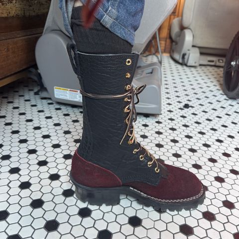 Photo by ecks on June 20, 2025 of the Nicks BuilderPro in Law Tanning Black Smooth Shruken Bison & Law Tanning Oxblood Roughout Shruken Bison.