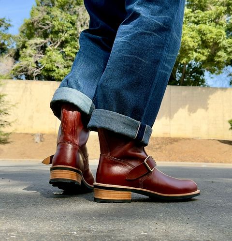 Photo by SundayDuffer on April 30, 2025 of the Craft & Glory Engineer 2.0 in Full Grain Waxed Water Buffalo.