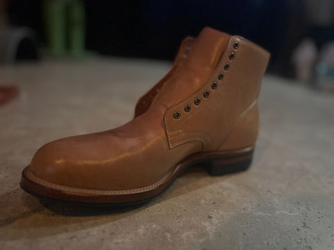 Photo by Solis on October 14, 2024 of the Viberg Service Boot in Maryam Col. 1060 TPR Horsebutt.