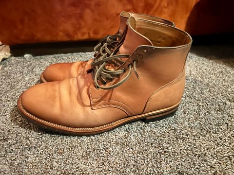 Photo by Solis on November 5, 2024 of the Viberg Service Boot in Maryam Col. 1060 TPR Horsebutt.