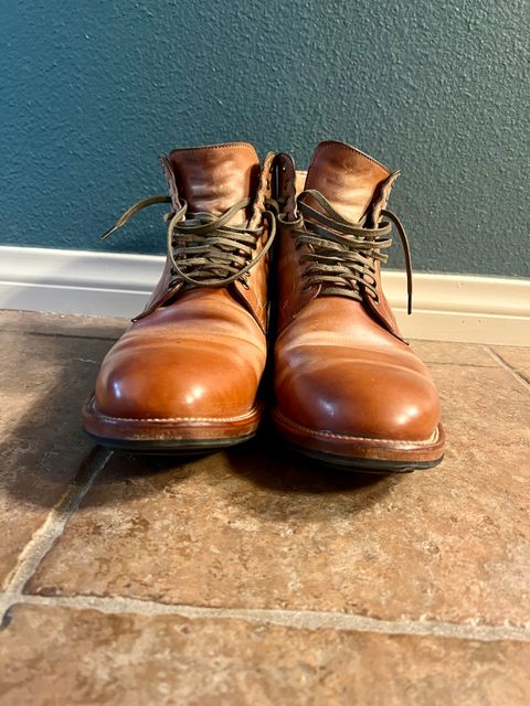 Photo by Solis on December 3, 2024 of the Viberg Service Boot in Maryam Col. 1060 TPR Horsebutt.