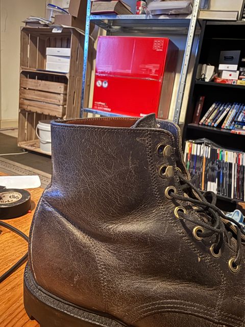 Photo by cabournmallory on June 2, 2025 of the Grant Stone Brass Boot in Black Waxed Deer.