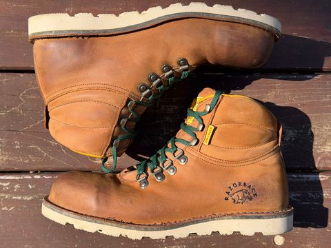 Photo by beerdlife on March 19, 2026 of the Jim Green Razorback Composite Toe in Fudge Crazy Horse.