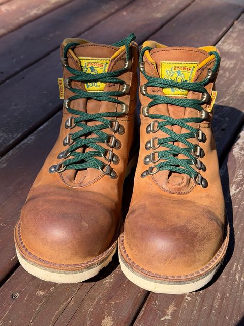 Photo by beerdlife on March 19, 2026 of the Jim Green Razorback Composite Toe in Fudge Crazy Horse.