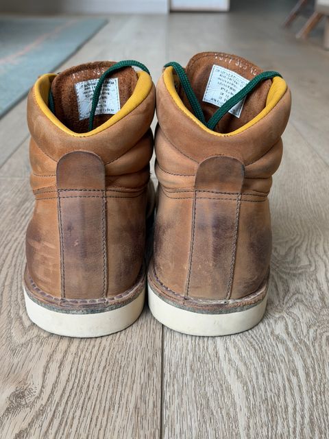 Photo by beerdlife on June 24, 2026 of the Jim Green Razorback Composite Toe in Fudge Crazy Horse.