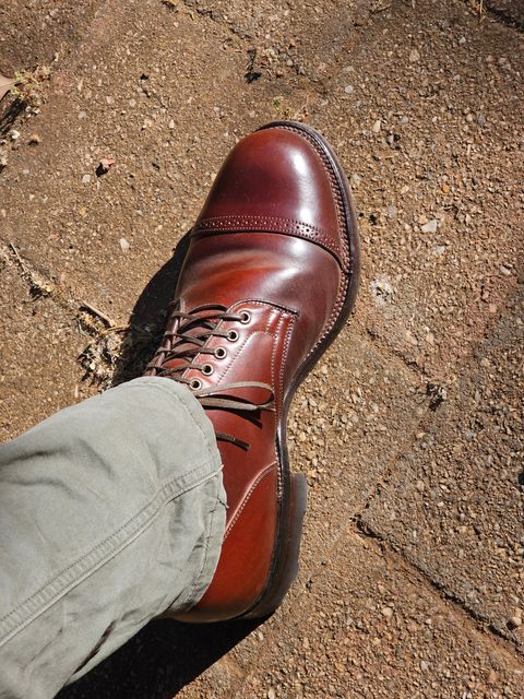 Photo by Luke.to.Boot on December 20, 2024 of the Viberg Service Boot BCT in Horween Color 4 Shell Cordovan.