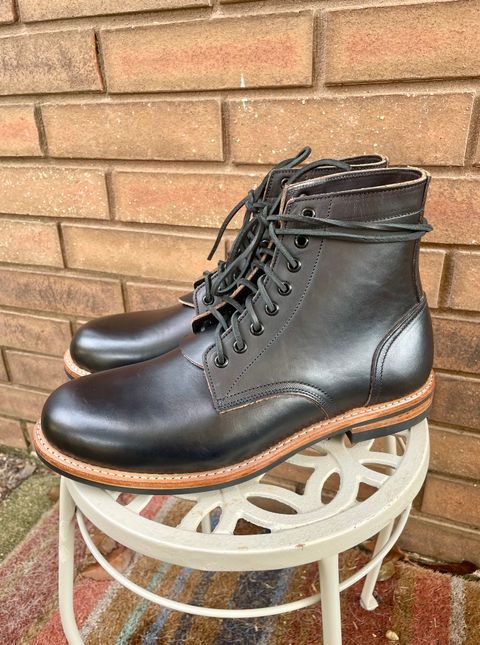 Photo by manco on December 15, 2024 of the Oak Street Bootmakers Trench Boot in Horween Black Chromexcel.