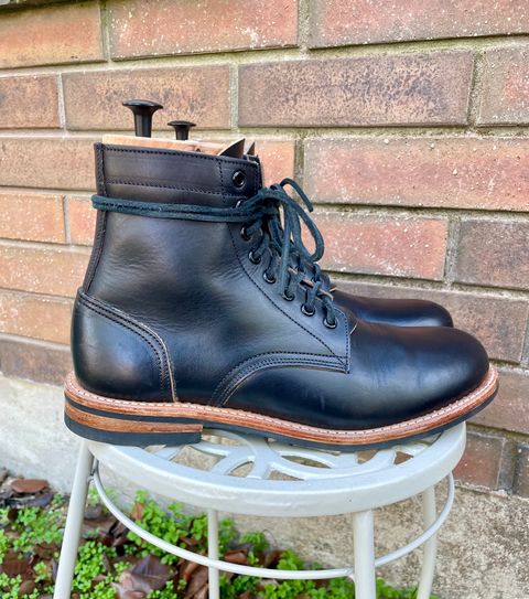 Photo by manco on December 29, 2024 of the Oak Street Bootmakers Trench Boot in Horween Black Chromexcel.