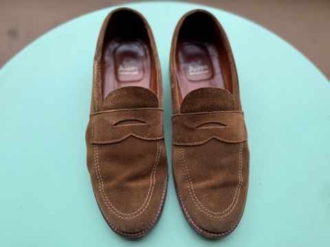 Photo by justjustin on May 29, 2025 of the Alden Leisure Handsewn Penny Loafer in Snuff Suede.