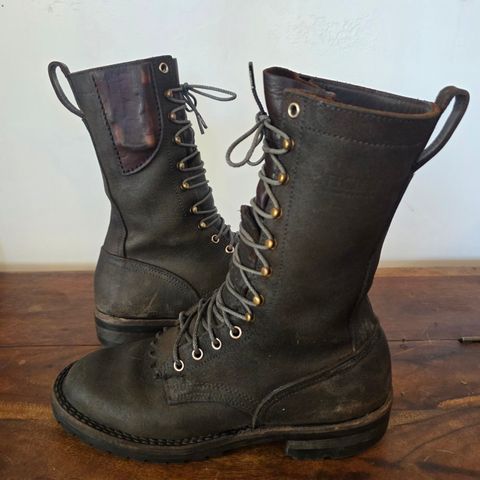 Photo by prometheuslap on July 3, 2026 of the Nicks Hot Shot in Seidel 1964 Brown Roughout & Seidel 1964 Tan.